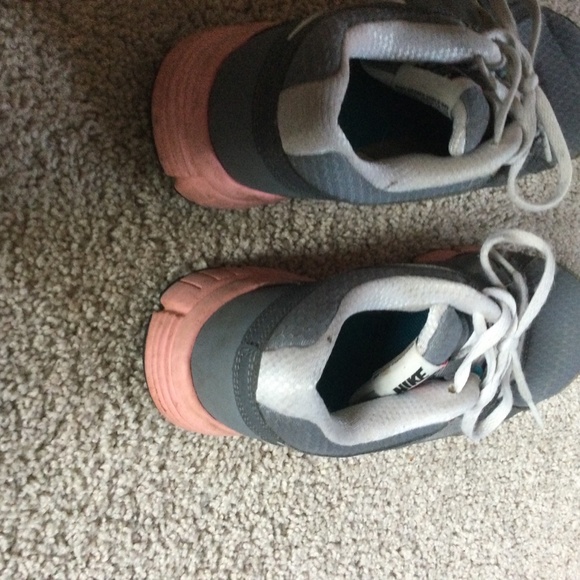 Ike women’s running shoes size 5Y - Picture 3 of 3
